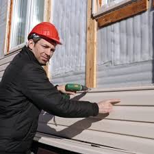 How To Choose The Right Materials for Your Siding Installation in 'Lakeside, FL